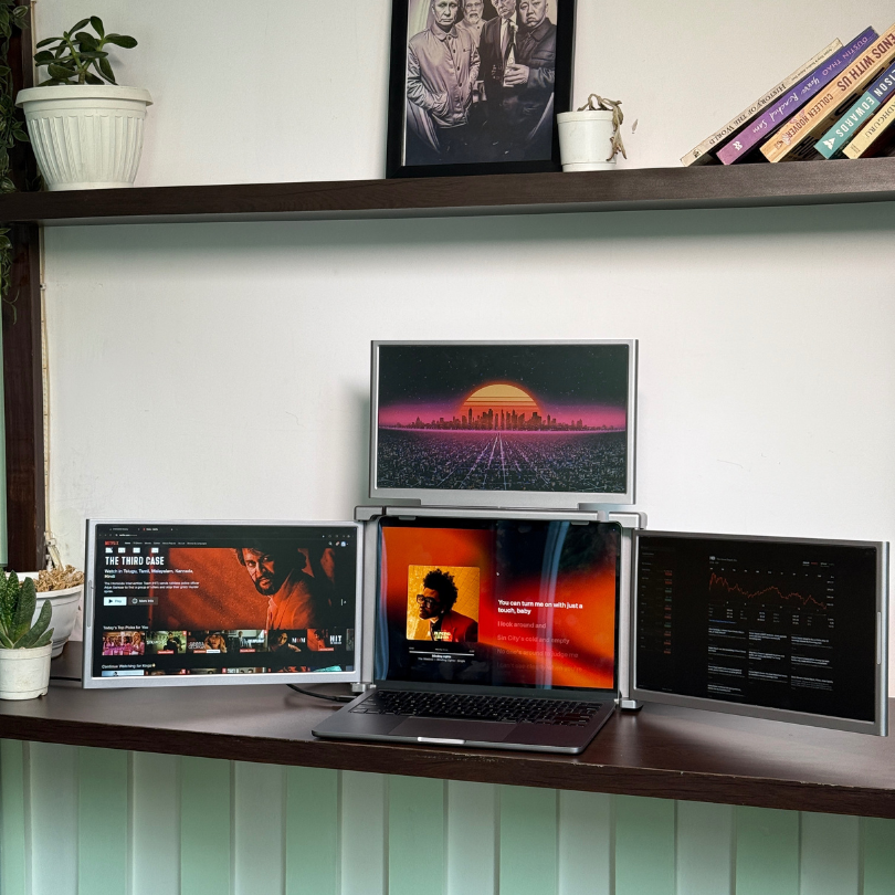 How to Choose the Best Monitor for a Quad Setup with Laptop Screen Extenders