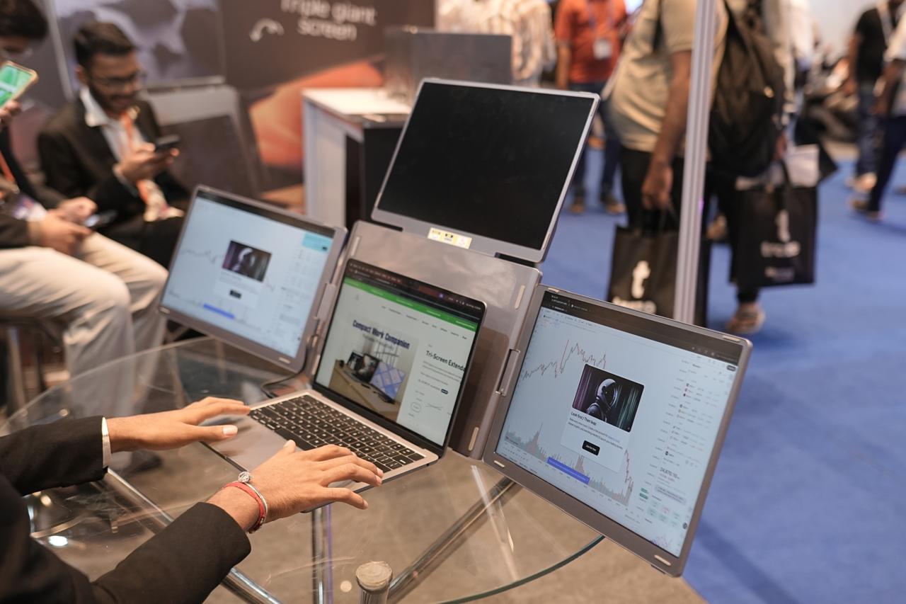 Quad Screen by Riitek: The Ultimate Tri-Extendable Display Setup